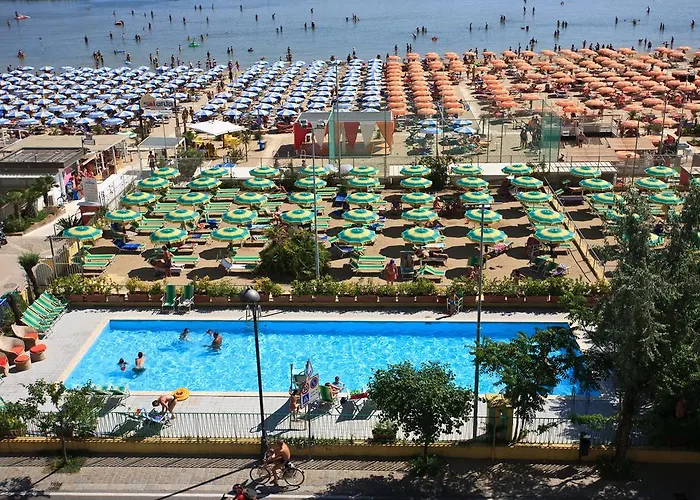 Hotel Holiday Park Hotell 3*