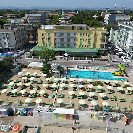 Hotel Holiday Park 3*