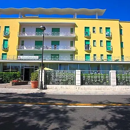 Hotel Holiday Park Hotel