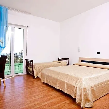 Hotel Holiday Park
