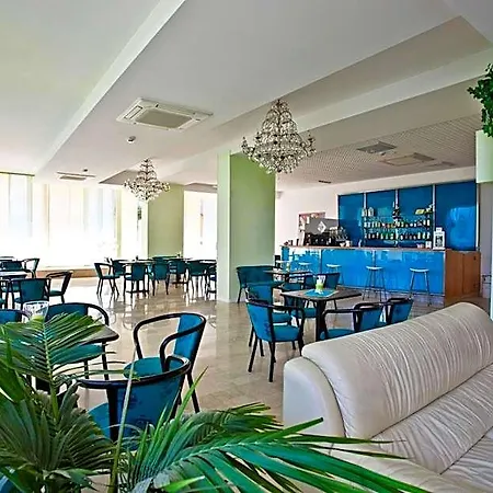 Hotel Holiday Park Hotel 3*