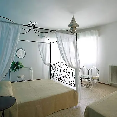 Hotel Holiday Park Hotel 3*