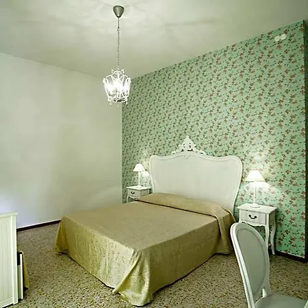 Hotel Hotel Holiday Park 3*
