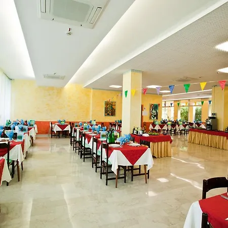 Hotel Hotel Holiday Park 3*