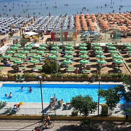 Hotel Holiday Park Otel 3*