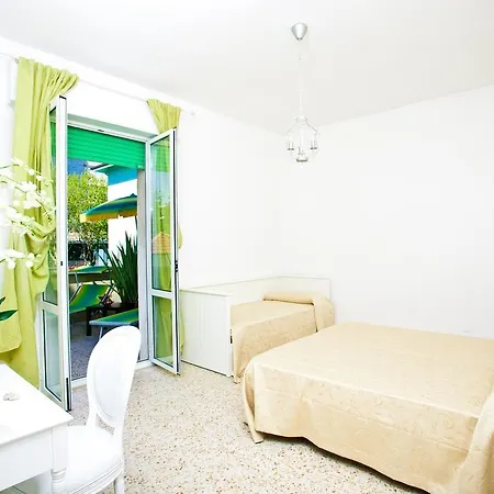 Hotel Hotel Holiday Park 3*