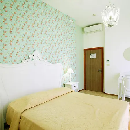 Hotel Holiday Park