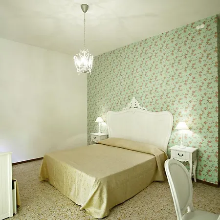 Hotel Holiday Park 3*