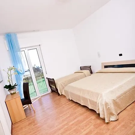 Hotel Holiday Park
